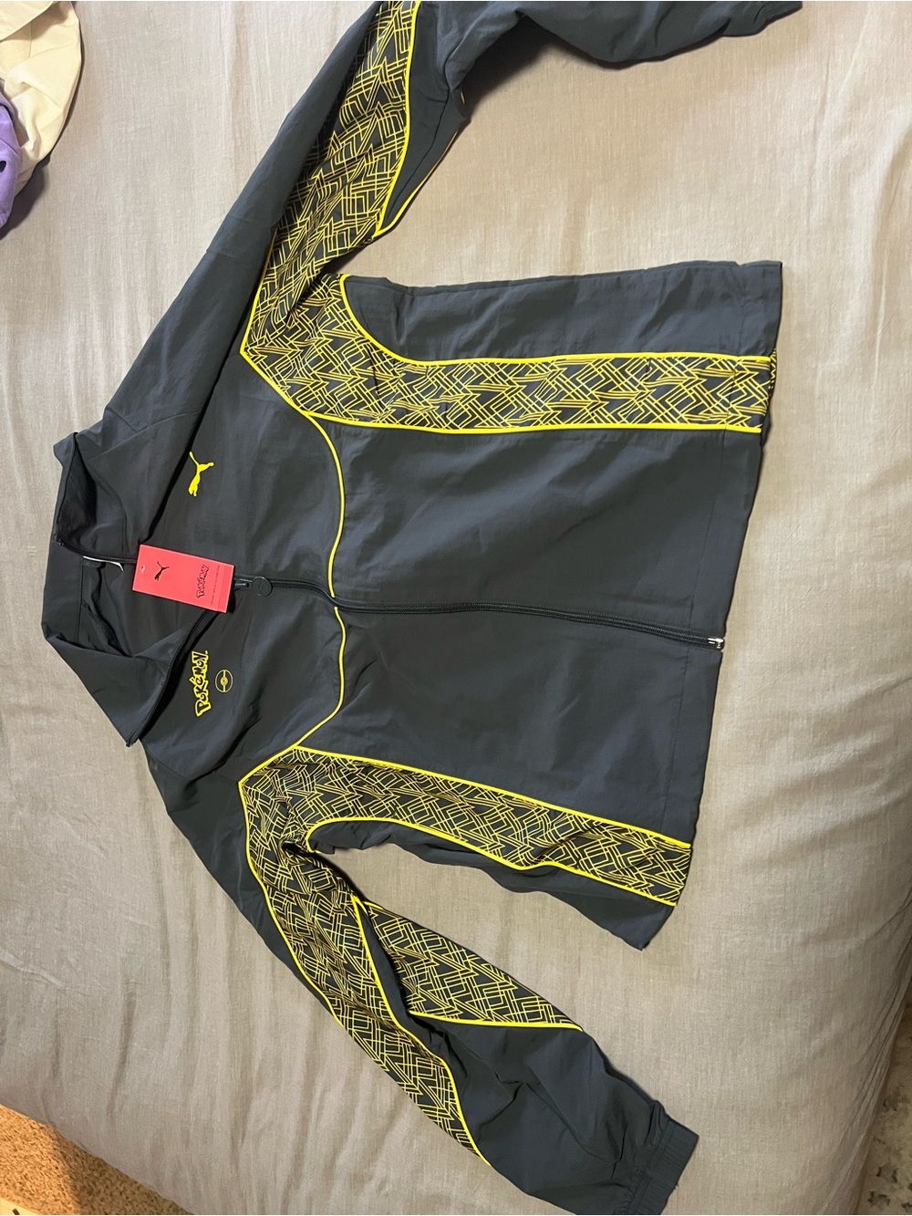 Mens puma Pokemon track jacket (634916 76) size small